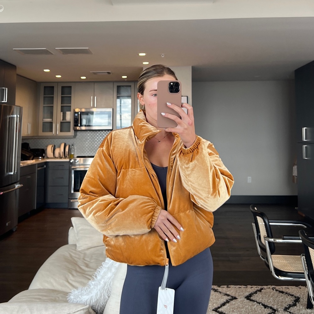 FABLETICS Cropped Puffer
